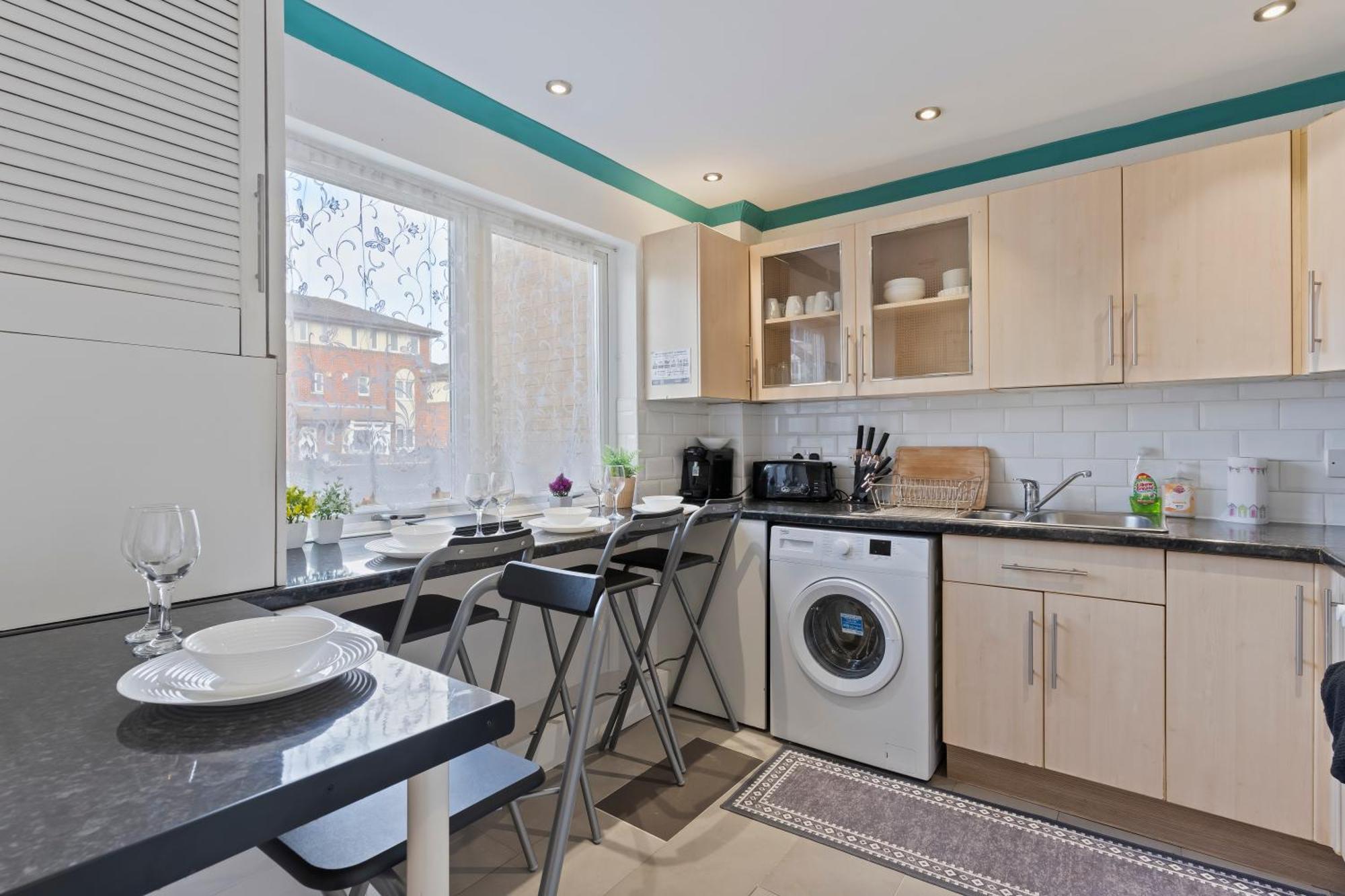 Lovely 4Br House In The City With Parking Londres Extérieur photo