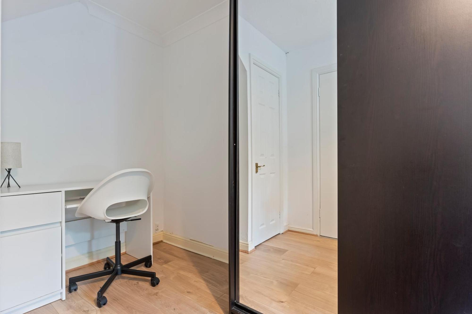 Lovely 4Br House In The City With Parking Londres Extérieur photo