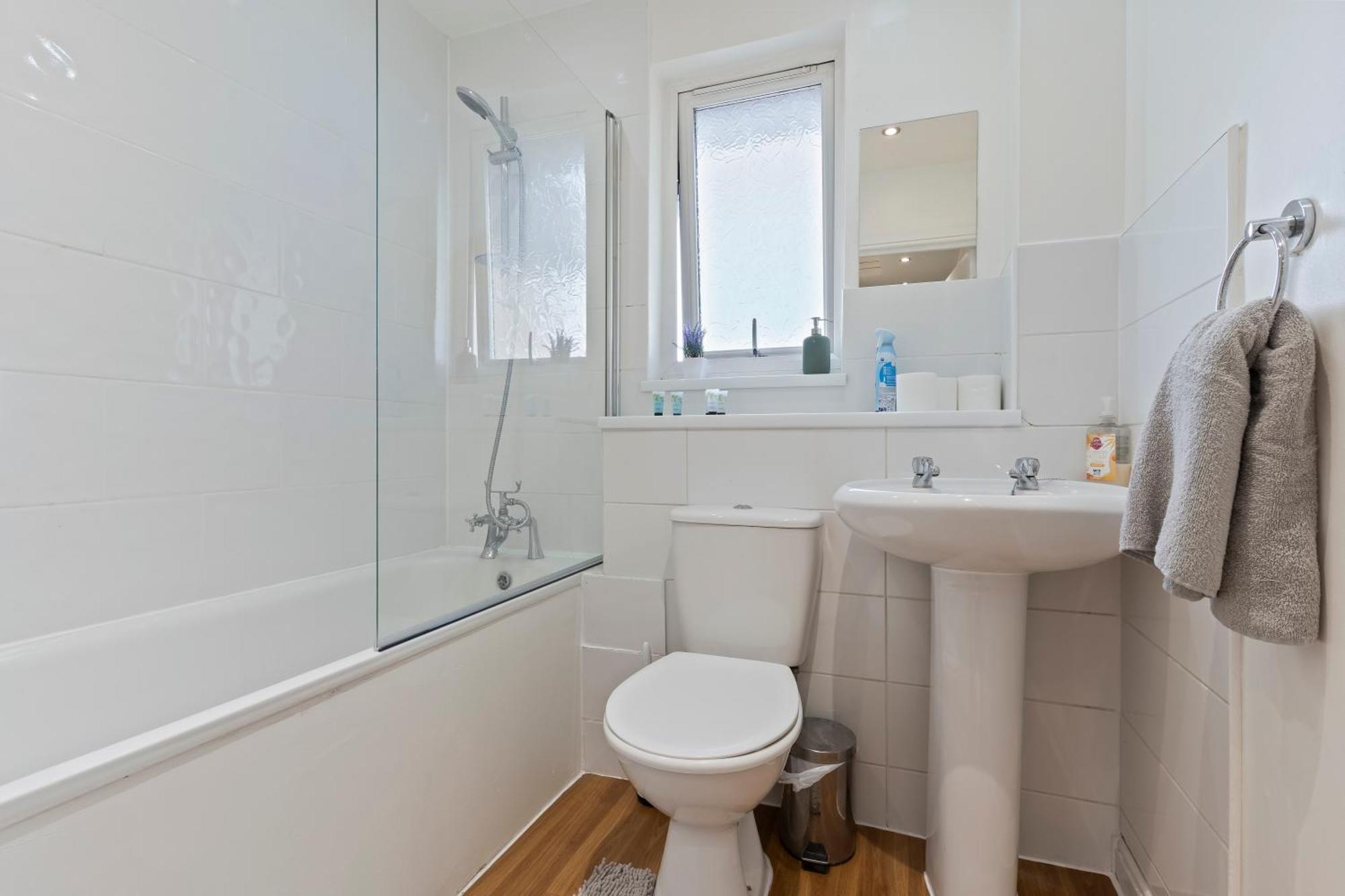 Lovely 4Br House In The City With Parking Londres Extérieur photo